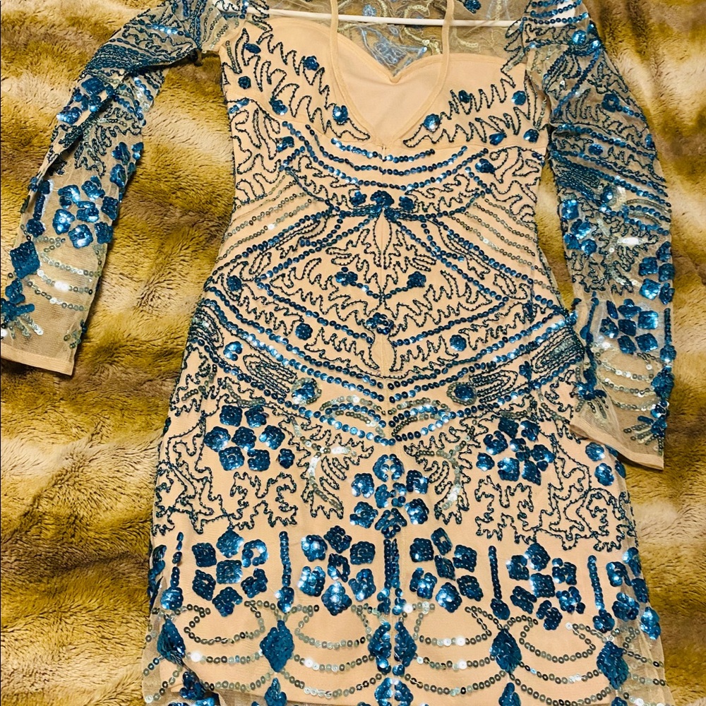 Dress - Picture 2 of 11